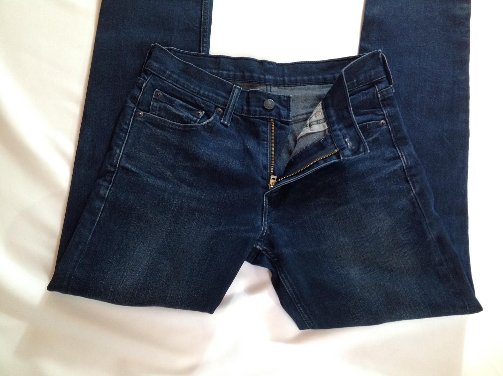 Vintage Blue Levi Jeans - The Girl House